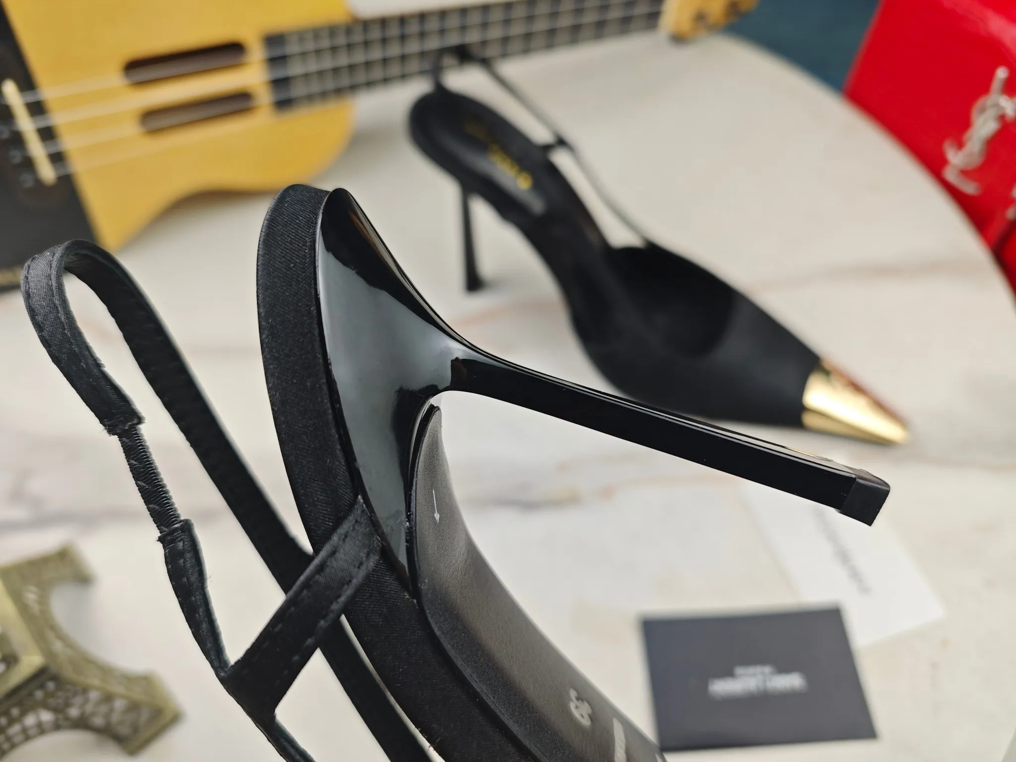 👟👟Ex-factory price 560👟👟【Saint Laurent】Yves Saint Laurent, high-heeled YSL sandals💃2024 early autumn counters are synchronized with the latest styles, YSL, and decorations👠 Classic and high-quality glamorous masterpieces, the hottest spring and summer series in the counter, with temperament, fashion, classic and attractive design style 😌The effect on the feet is particularly beautiful〰️, the material is imported from Italy, small black cow, imported black patent leather, lining, and foot pads; sheepskin, stiletto sandals, size 35-41 (34.41.42 must be customized, non-refundable) outsole; imported genuine leather outsole, complete with counter packaging